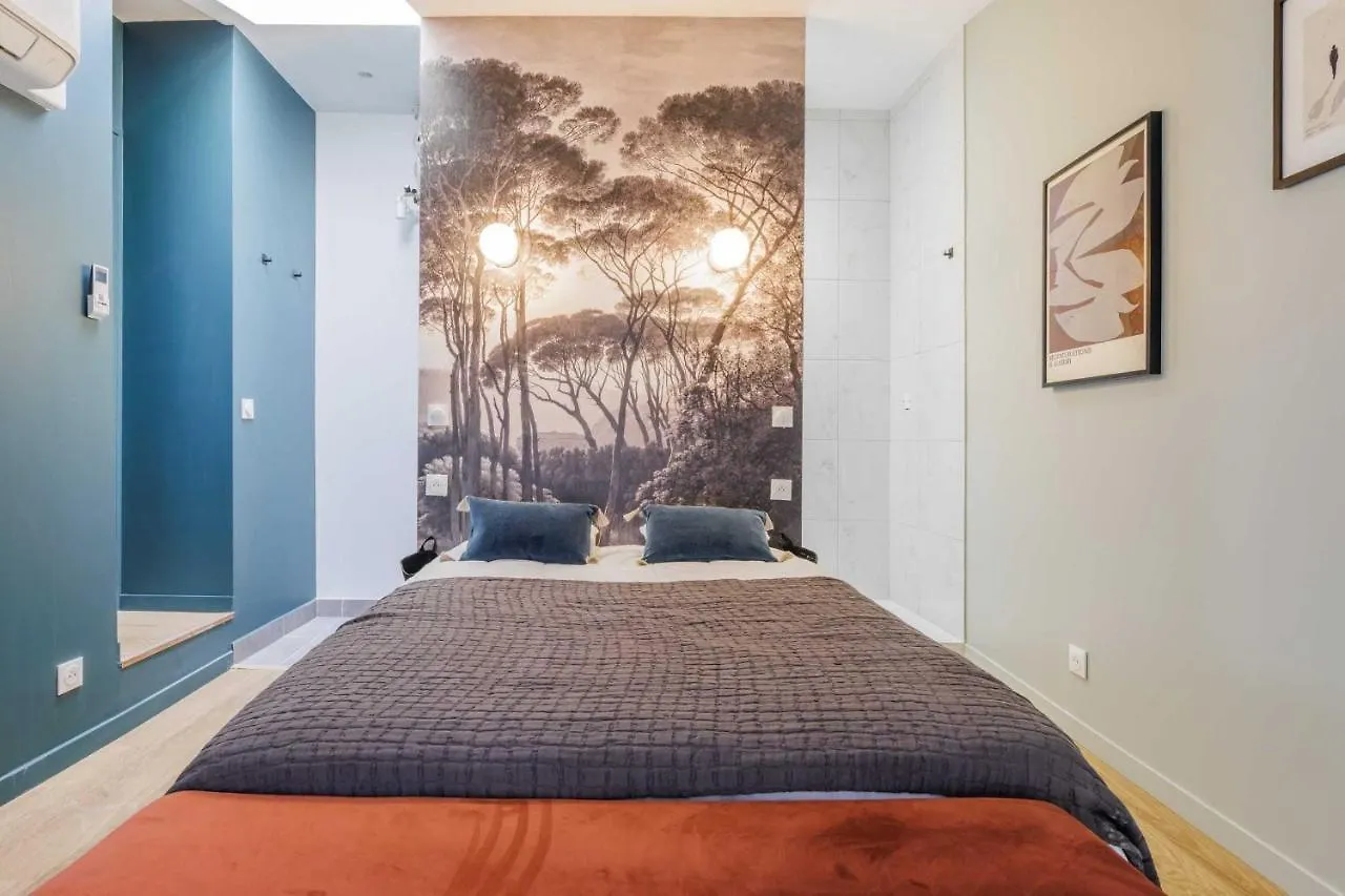 Residence Bon Marche Paris 0*,  France